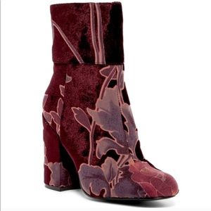 Steve Madden Velvet Floral Boots 💜